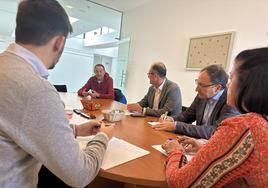 Reunión celebrada este jueves entre los senadores del PP y representantes de Federación de Asociaciones de Personas con Discapacidad de Palencia.