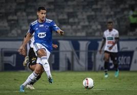 Lucas Oliveira, con la camiseta del Cruzeiro.