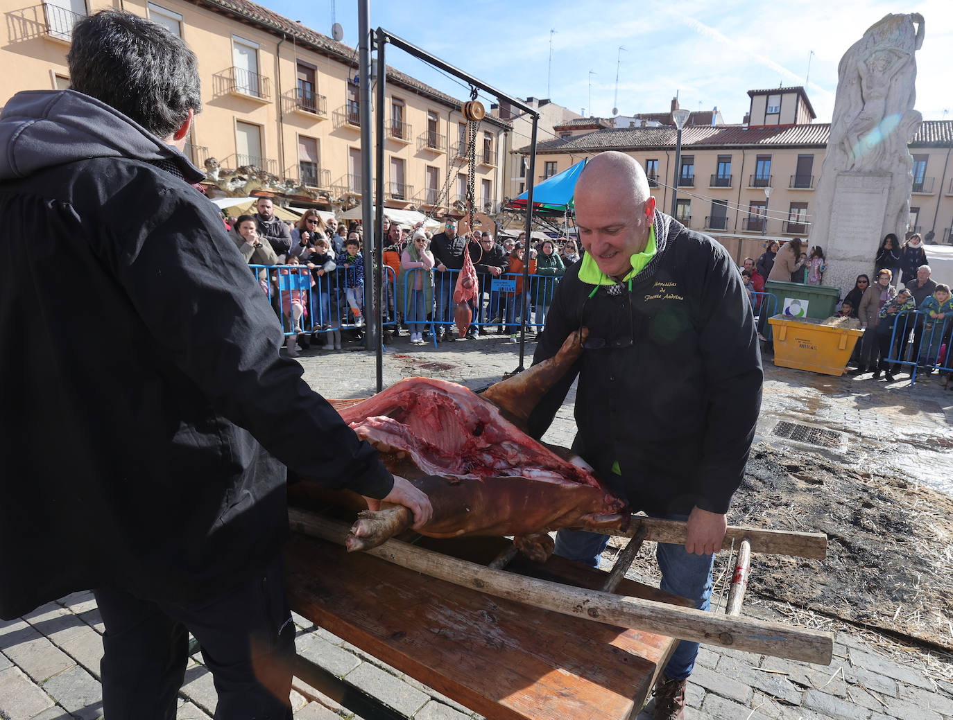La fiesta popular de las Candelas se vive en la Plaza Mayor