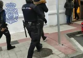 Imagen de archivo de una detención de la Policía Nacional de Burgos.