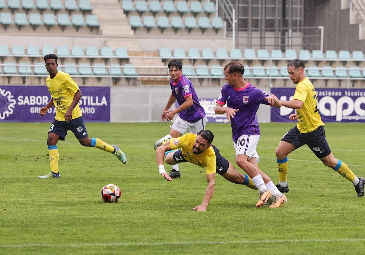 Partido entre el Palencia CF y Diocesanos, en la primera vuelta, en La Balastera.