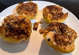 Las almendras picadas y la canela dan un toque especial a la receta.