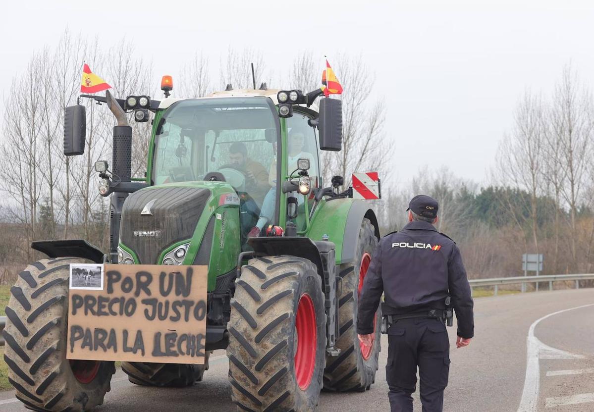 La tractorada se une en el recinto ferial de Palencia