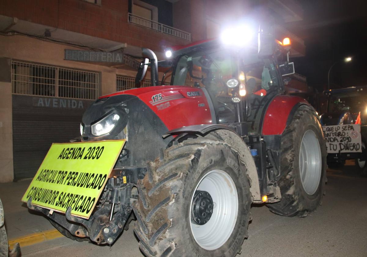 Inicio de la tractorada por las calles de Cuéllar.