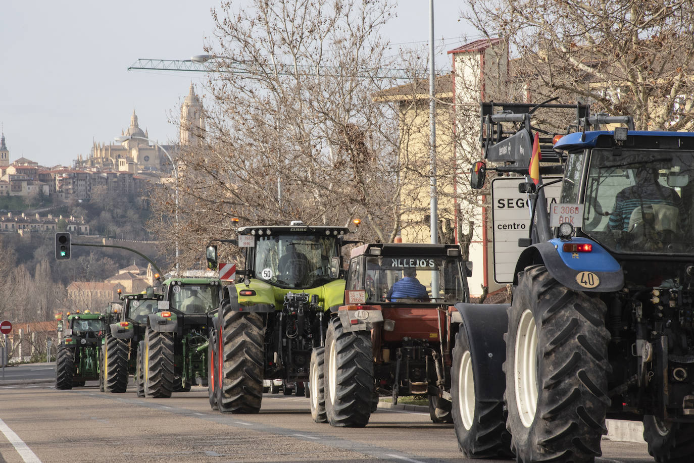 La tractorada por el centro de Segovia, en imágenes