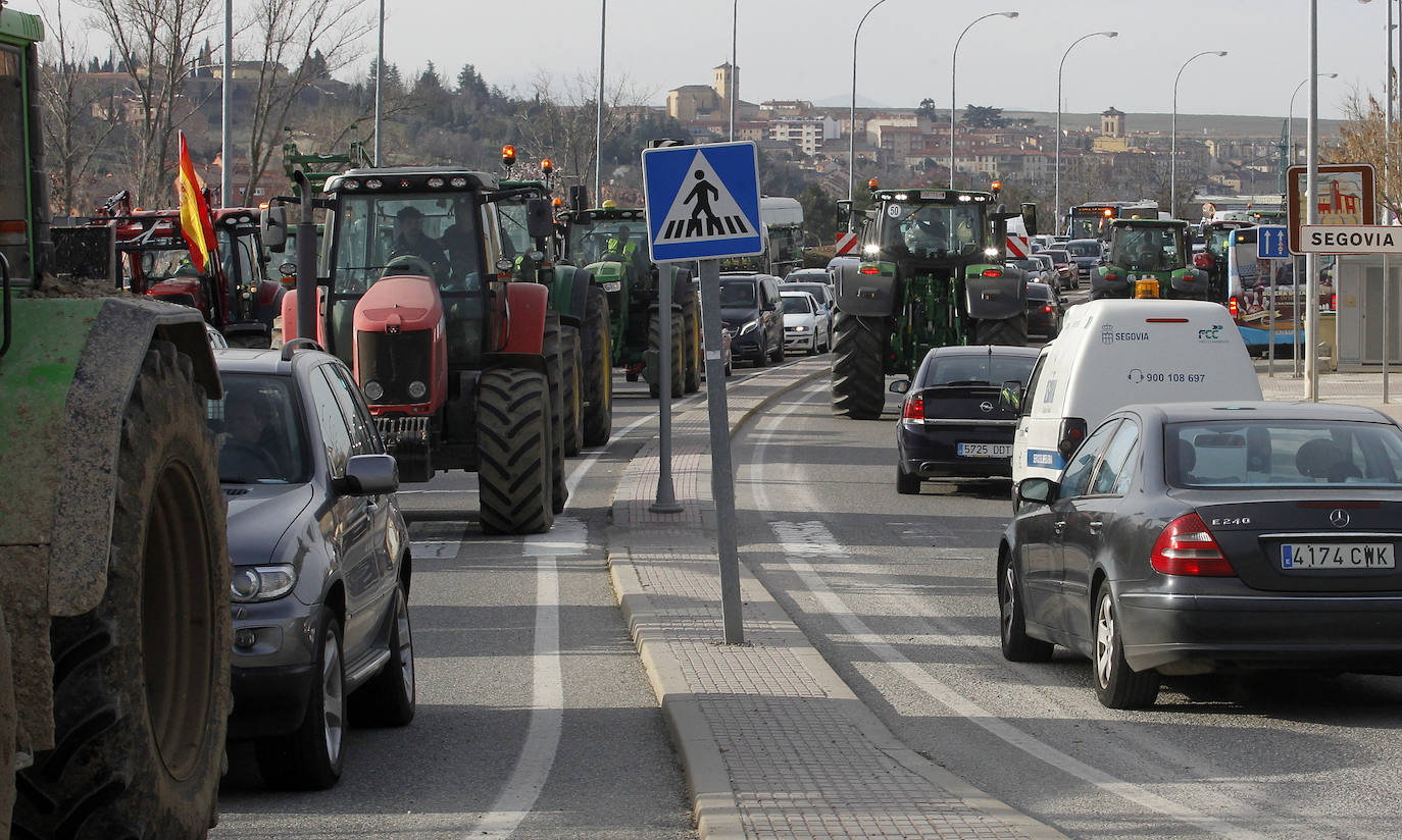 Las protestas de los agricultores segovianos, en imágenes