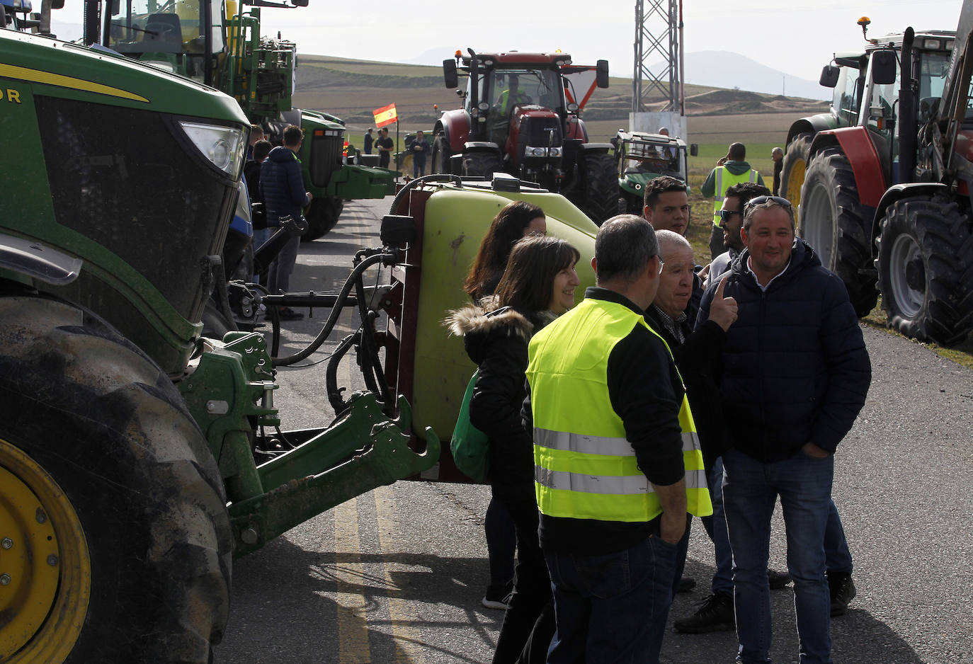 La tractorada de Villacastín, en imágenes