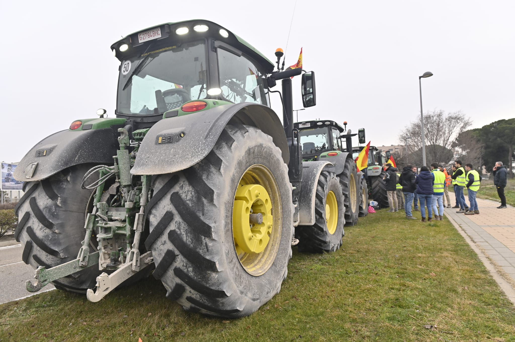 La tractorada en la unión de la VA-20 con la Avenida de Zamora