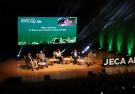 Mesa redonda celebrada en Valladolid, sobre el cultivo de la alfalfa.