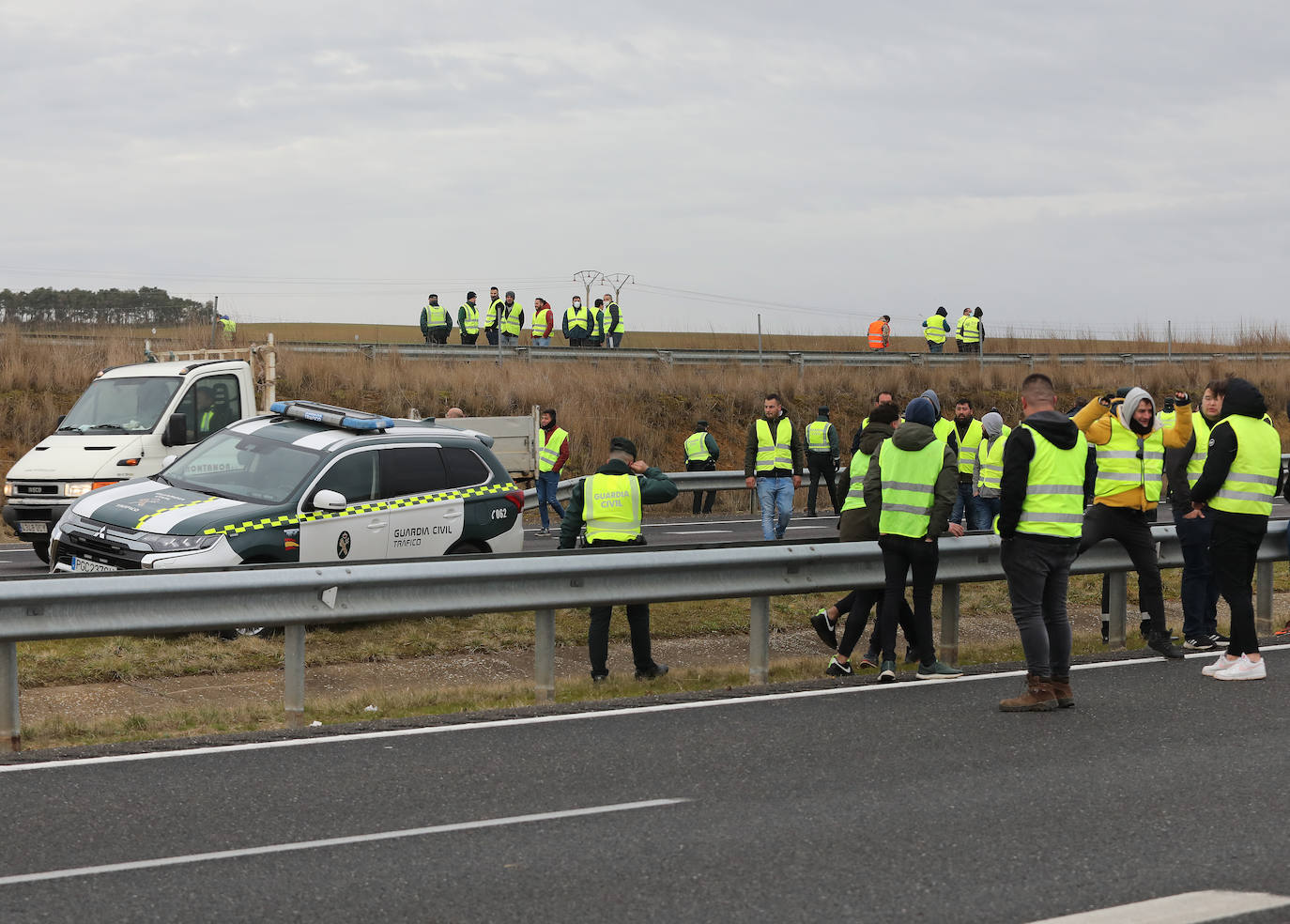 Así ha sido el corte de la autovía en Villaherreros