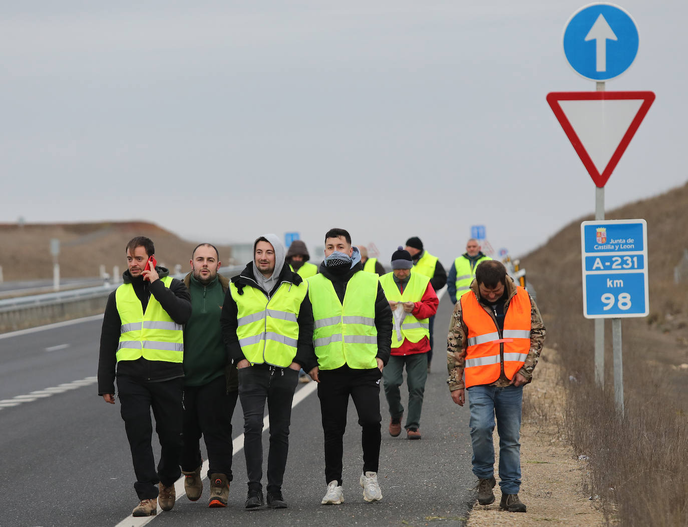 Así ha sido el corte de la autovía en Villaherreros