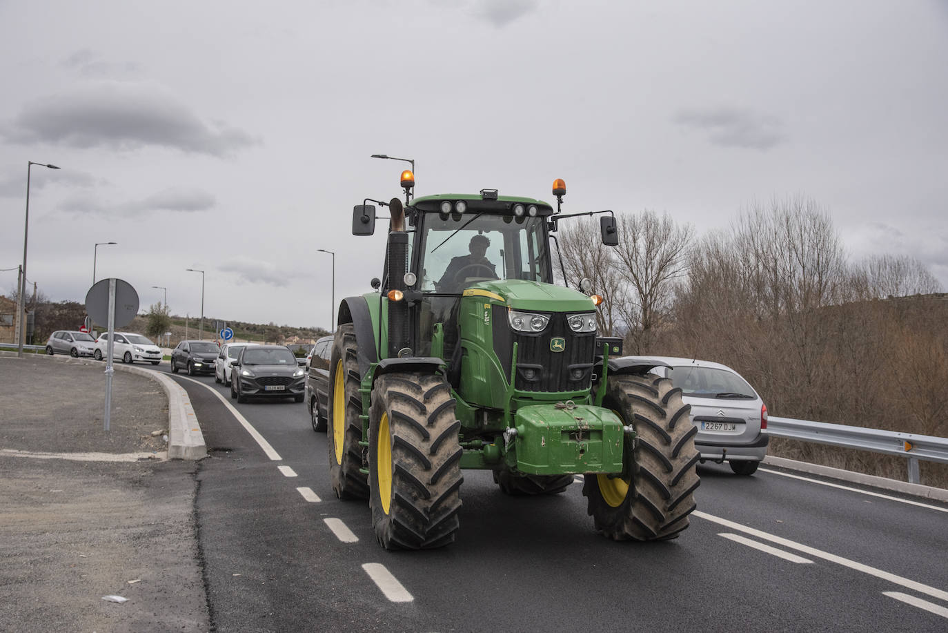 La tractorada en la CL-605, en imágenes