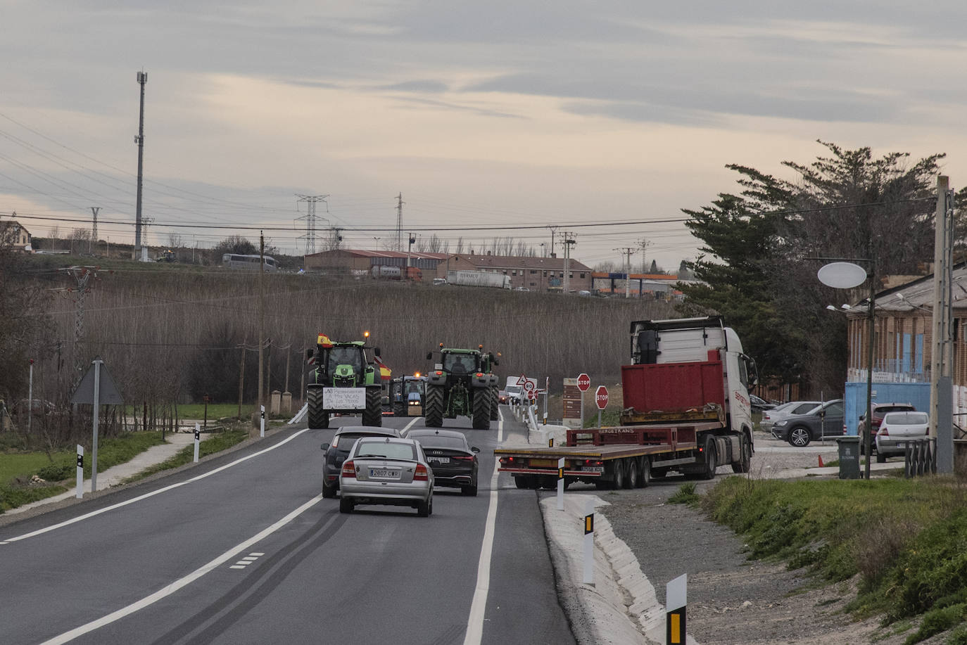 La tractorada en la CL-605, en imágenes