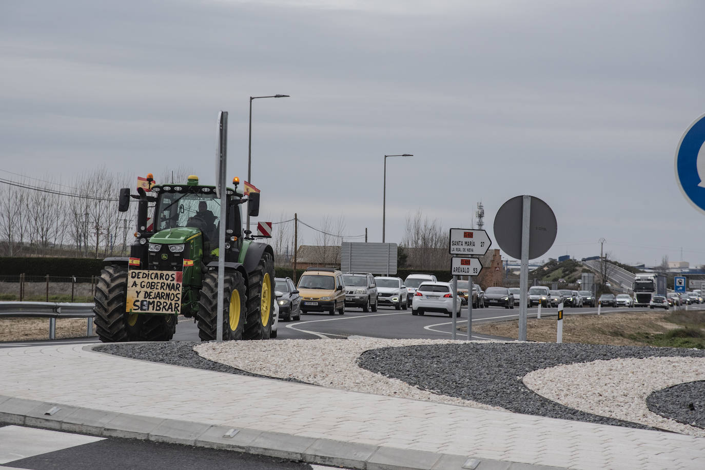 La tractorada en la CL-605, en imágenes