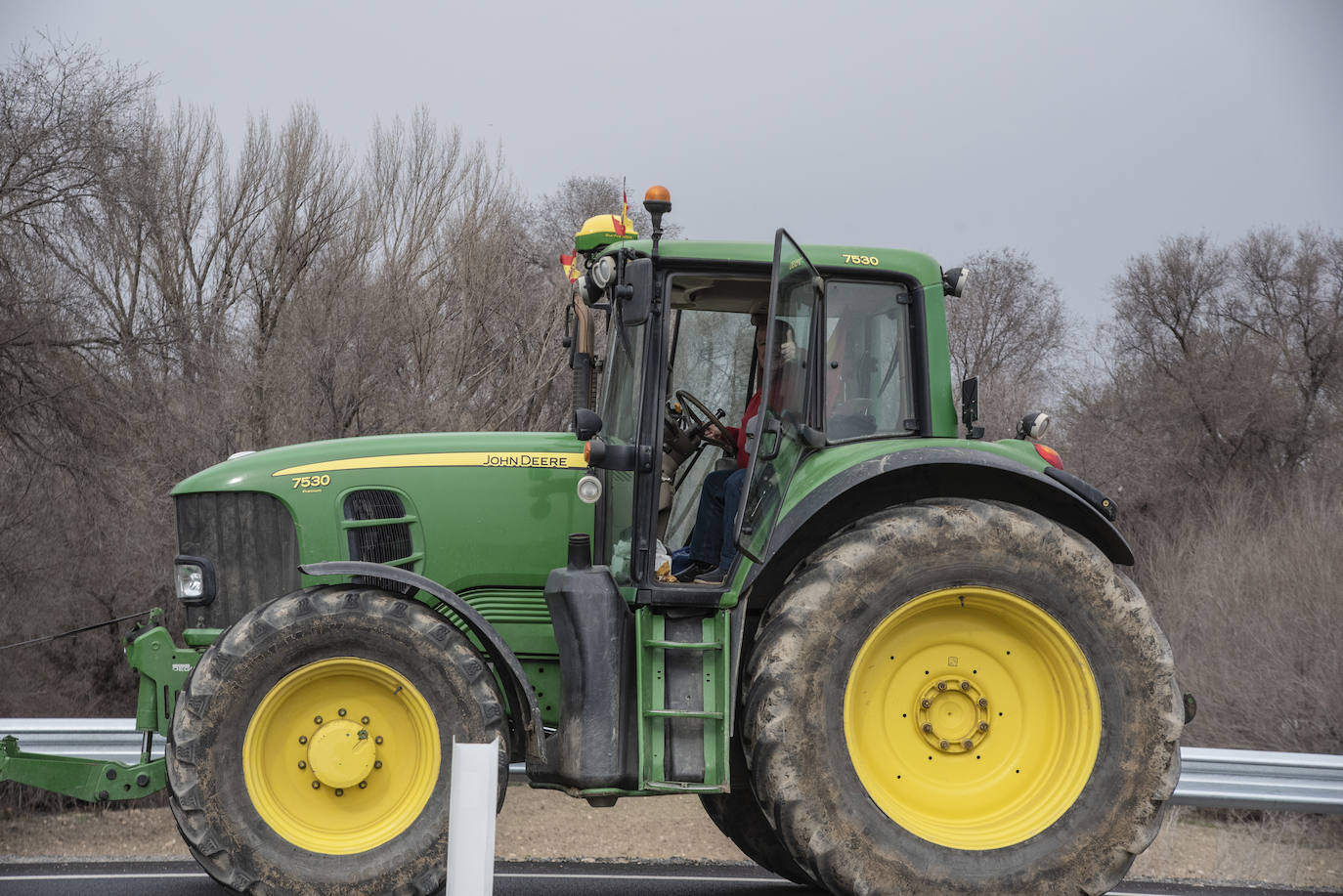 La tractorada en la CL-605, en imágenes