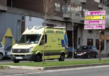 Herida una mujer de 58 años al colisionar su turismo con un árbol en Aldeamayor