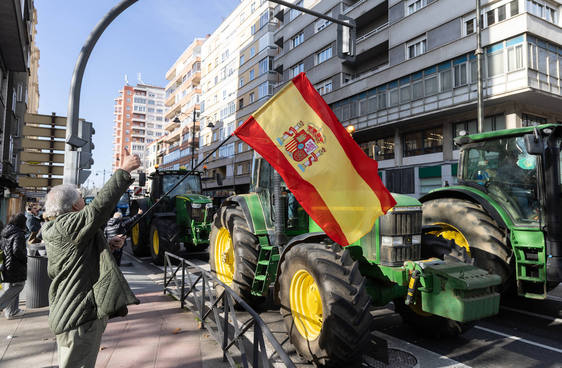 Tractores por las calles de Valladolid el pasado martes.