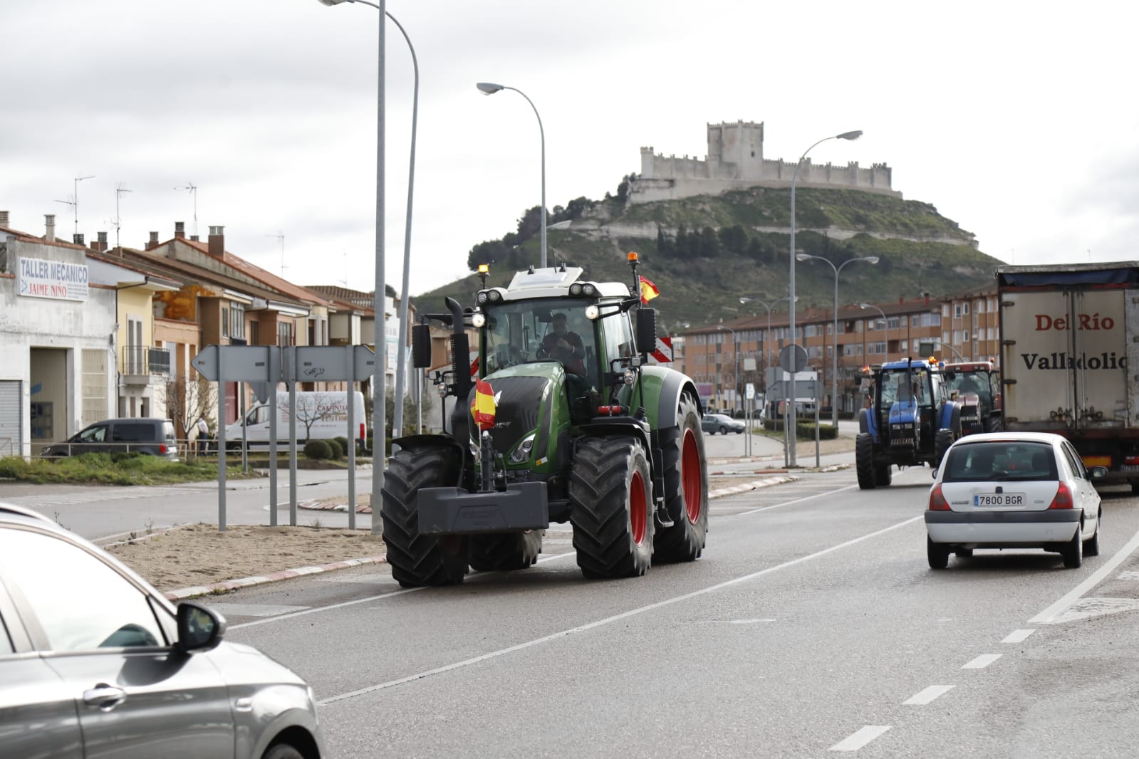 Los agricultores de Peñafiel salen hacia Valladolid.