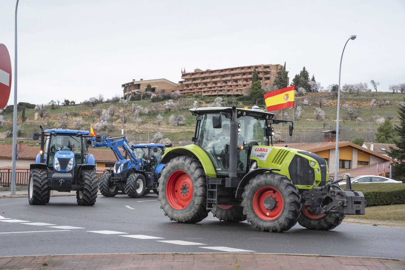 La tractorada del viernes por Segovia, en imágenes