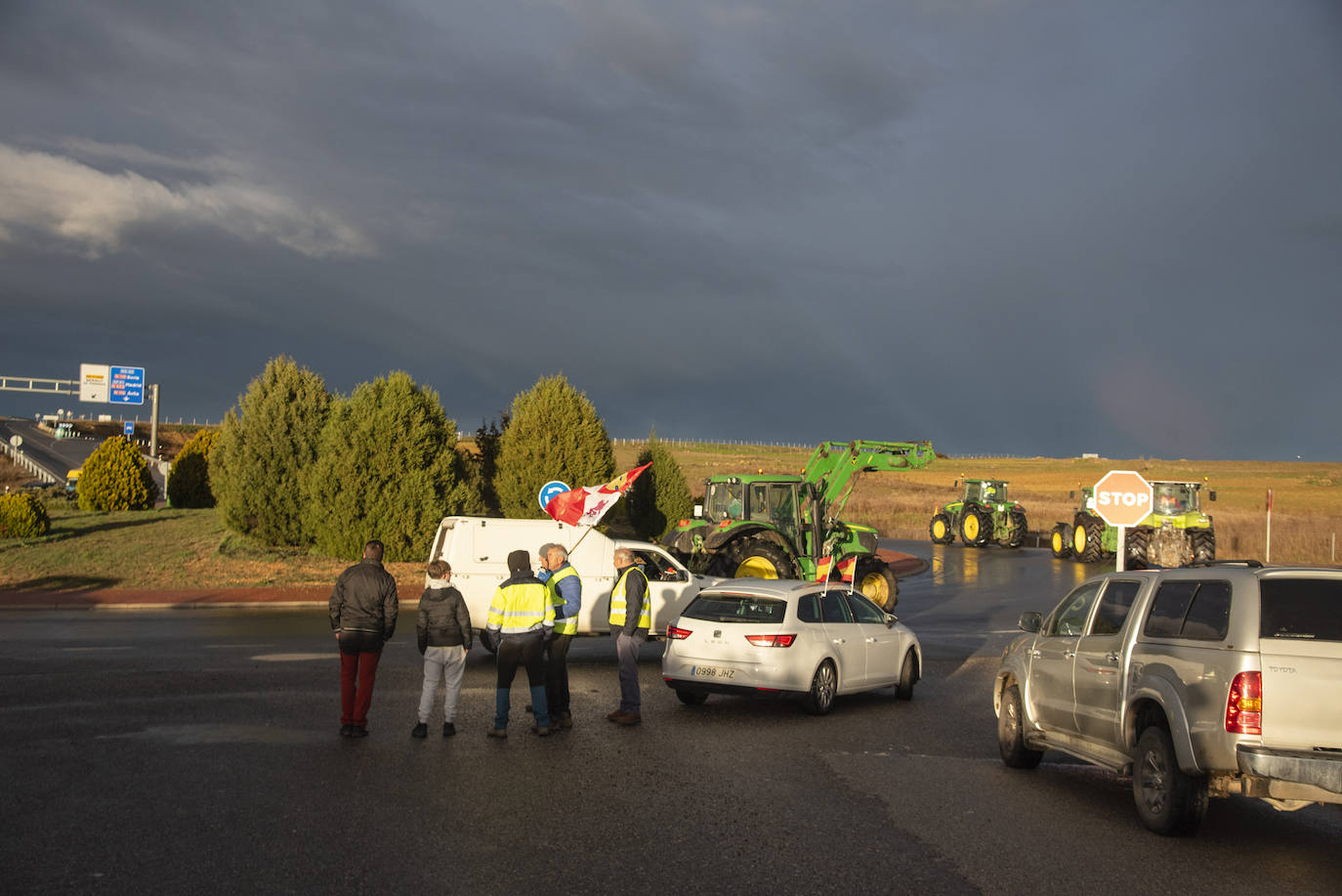 La tractorada del viernes por Segovia, en imágenes