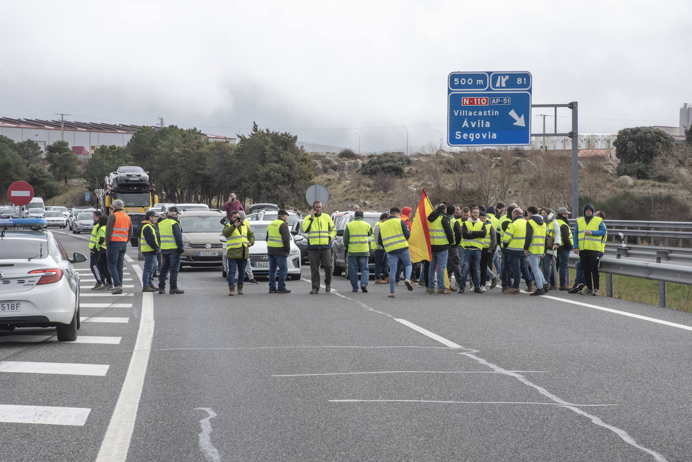 El corte de la AP-6 en Villacastín, en imágenes