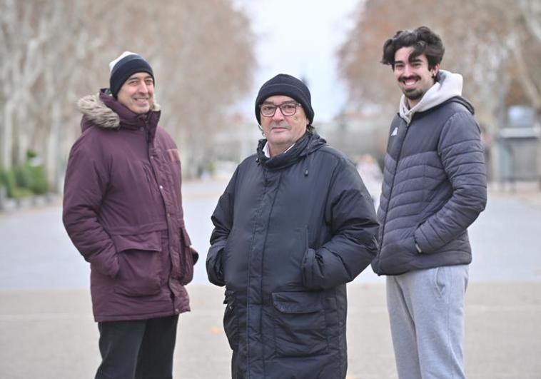 De izquierda a derecha: Ángel Fernández, Roberto Bereda y Daniel Fernández, los tres vallisoletanos que harán la Ruta de la Seda por medios terrestres.