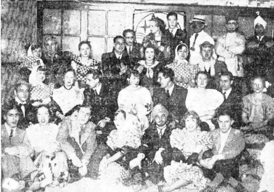 Vallisoletanos disfrazados en el Carnaval de 1936.