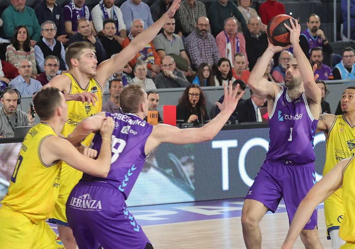 Palencia festeja el cuarto triunfo del Zunder