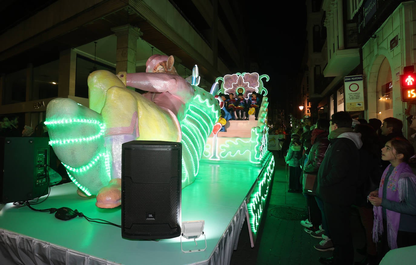 Palencia vive un ingenioso y multitudinario Carnaval