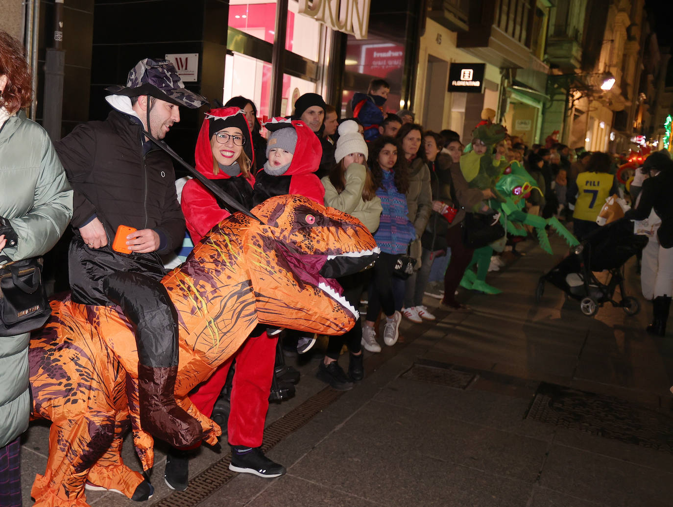 Palencia vive un ingenioso y multitudinario Carnaval