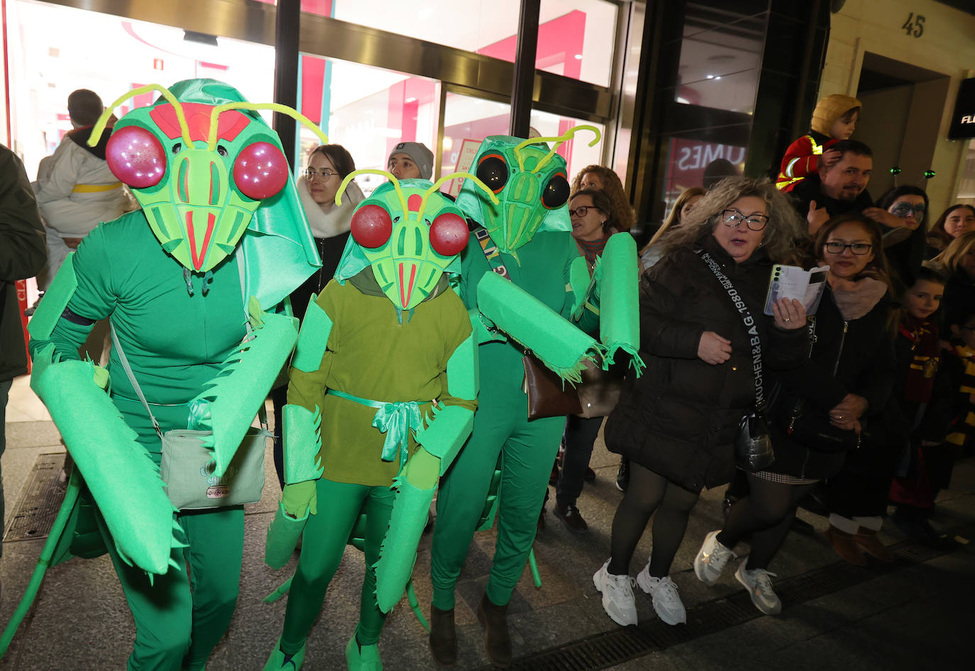 Palencia vive un ingenioso y multitudinario Carnaval