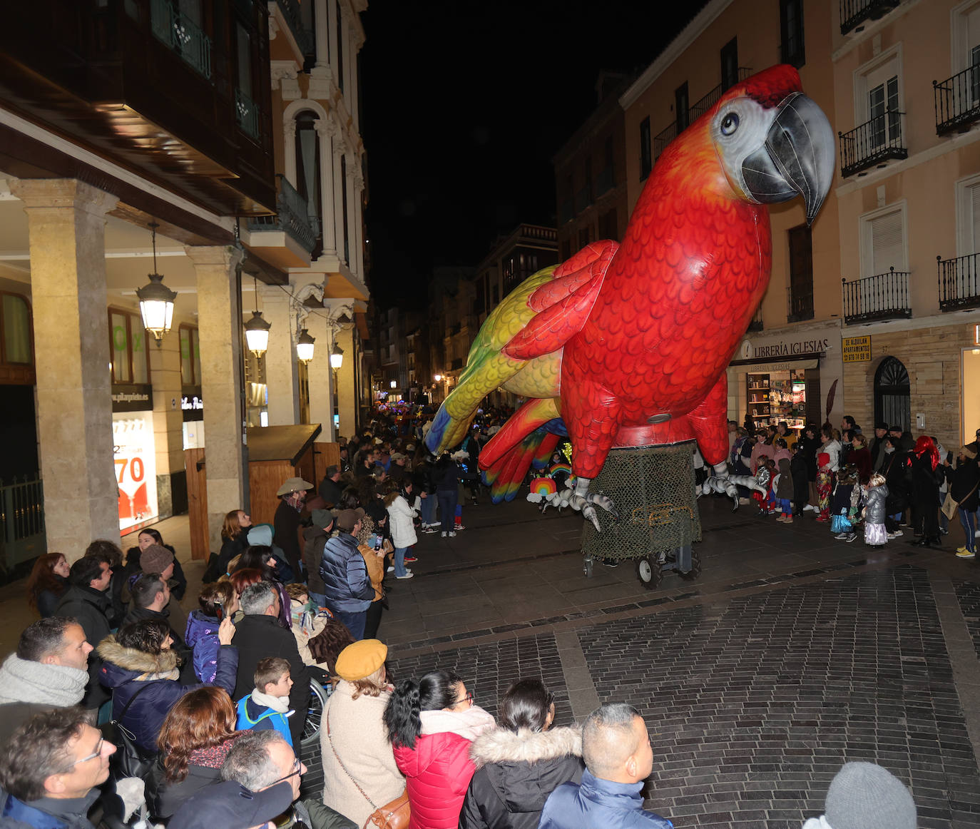 Palencia vive un ingenioso y multitudinario Carnaval