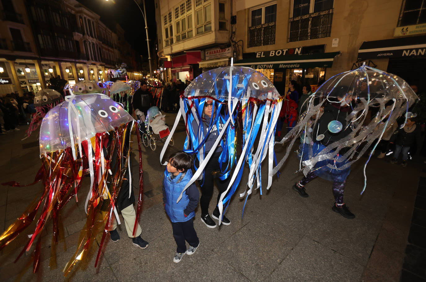 Palencia vive un ingenioso y multitudinario Carnaval