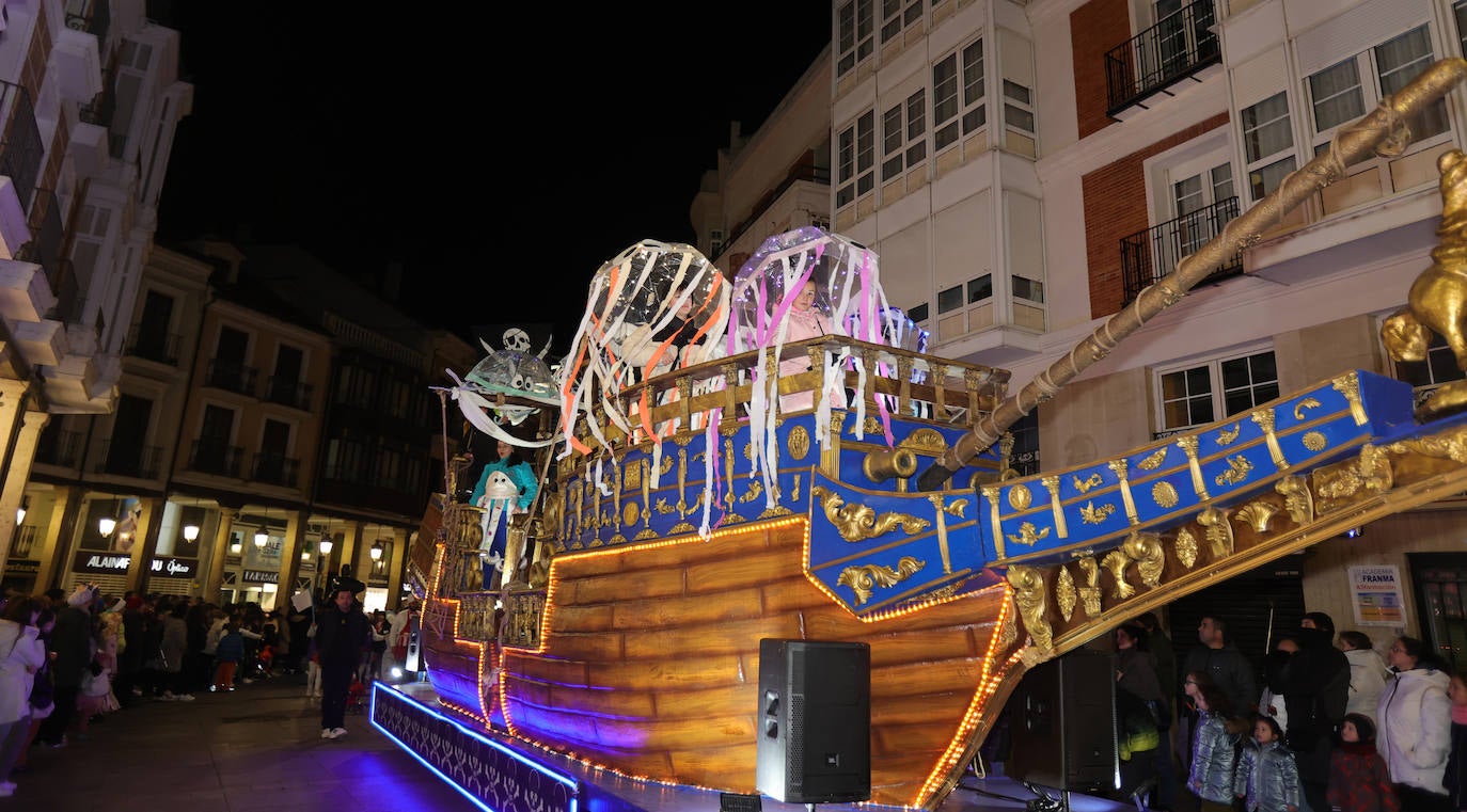 Palencia vive un ingenioso y multitudinario Carnaval