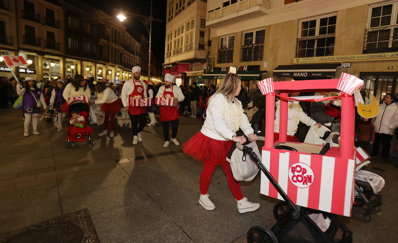 Palencia vive un ingenioso y multitudinario Carnaval