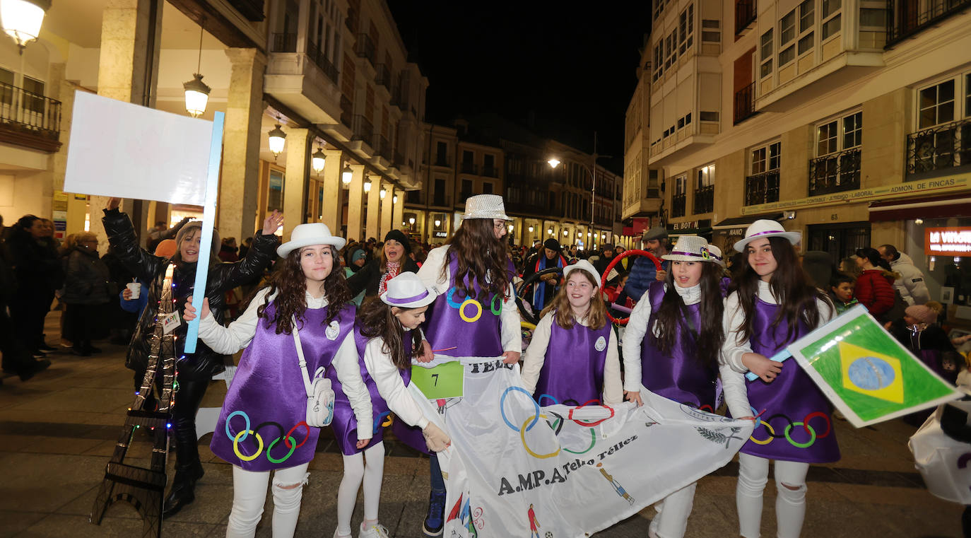 Palencia vive un ingenioso y multitudinario Carnaval
