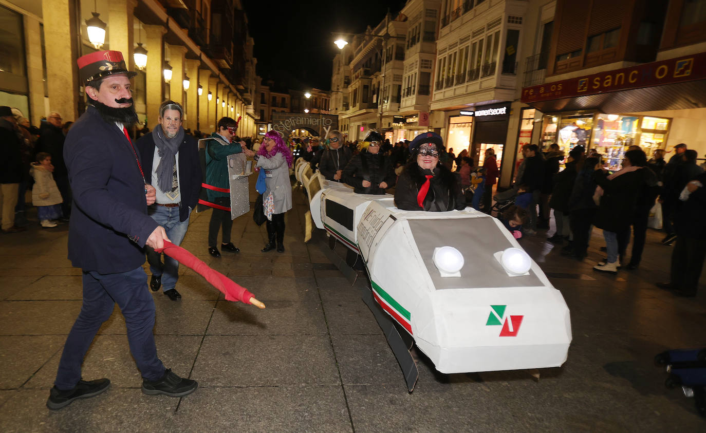 Palencia vive un ingenioso y multitudinario Carnaval