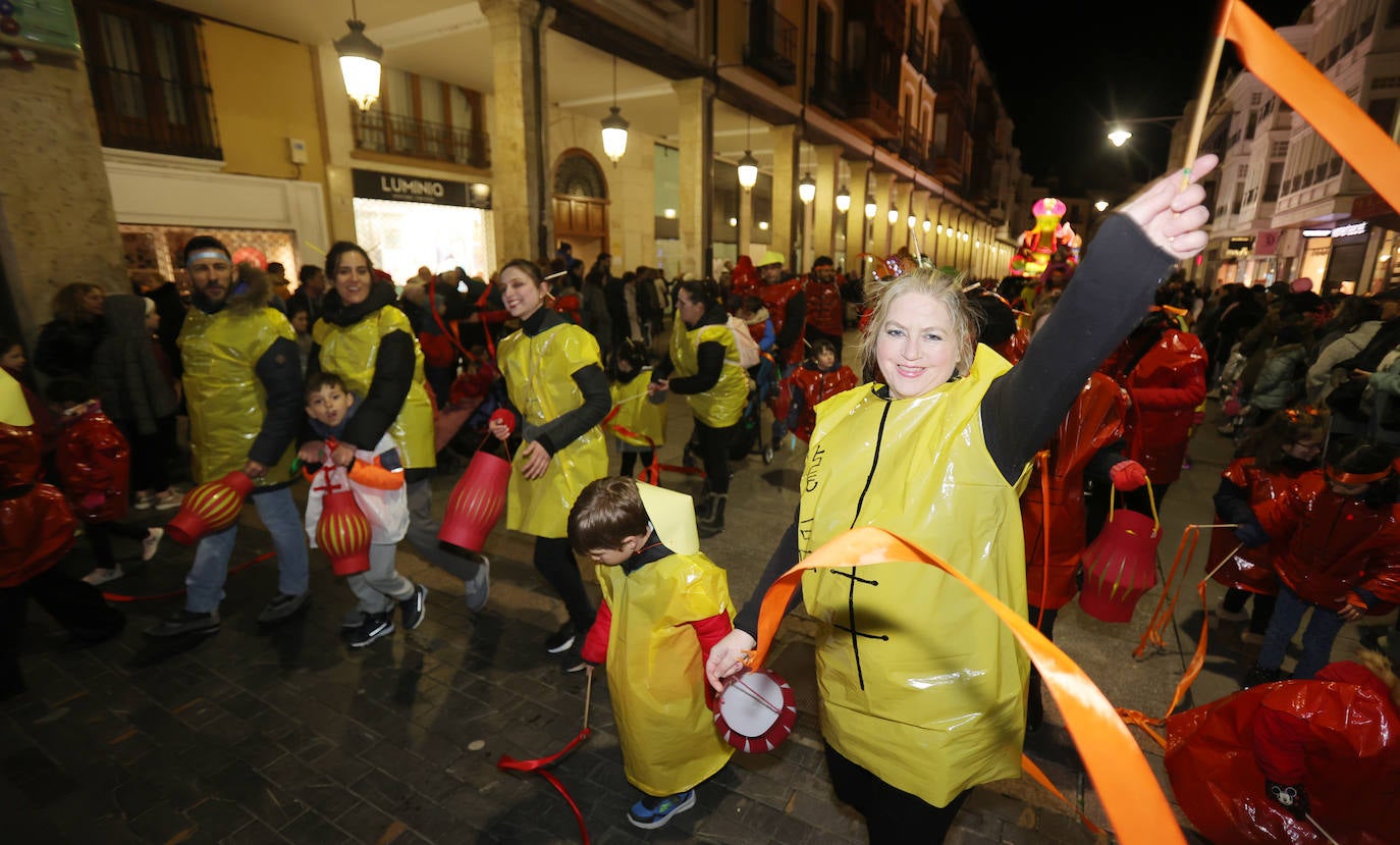 Palencia vive un ingenioso y multitudinario Carnaval