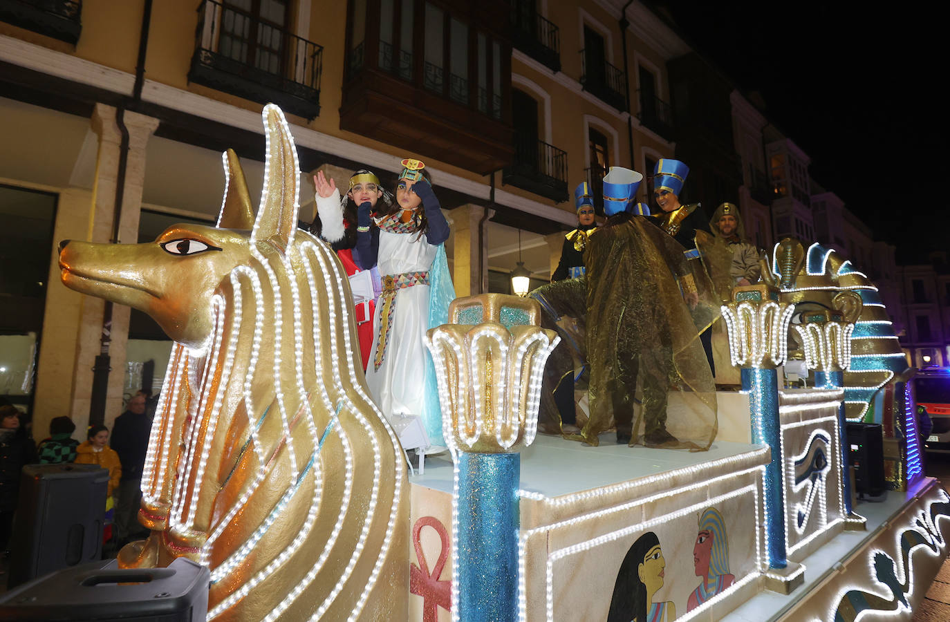 Palencia vive un ingenioso y multitudinario Carnaval