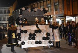 El Carnaval de la Galleta luce en el gran desfile