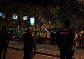 Cordón policial frente a la protesta de los agricultores en los Goya.