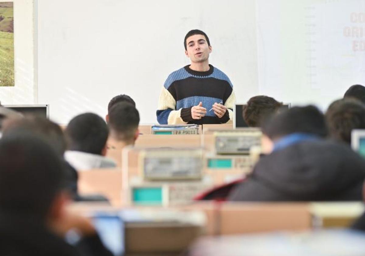 Clases de ayuda a alumnos de todas las etapas educativas en el Crito Rey.