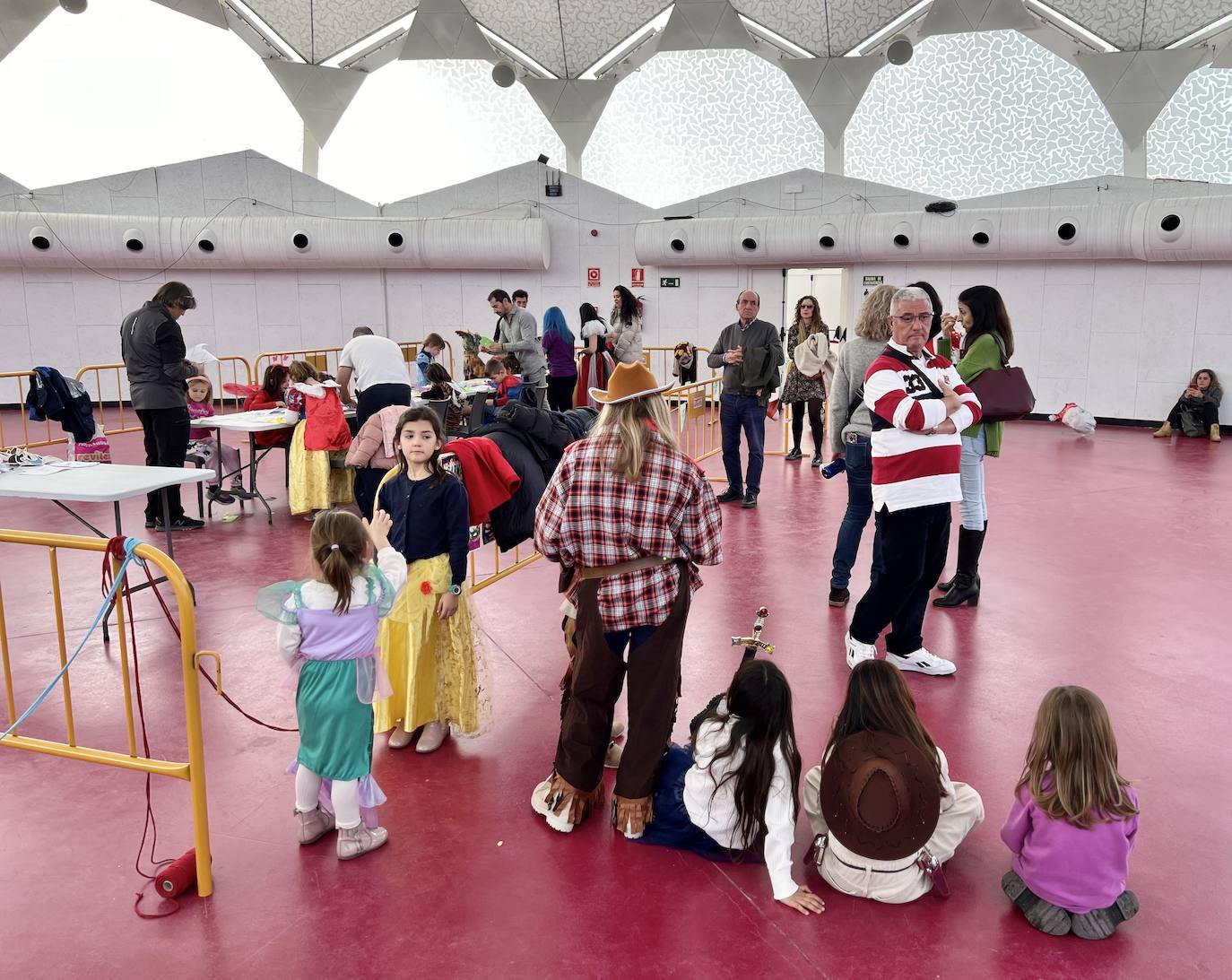 Las imágenes del taller de manualidades en la Cúpula del Milenio