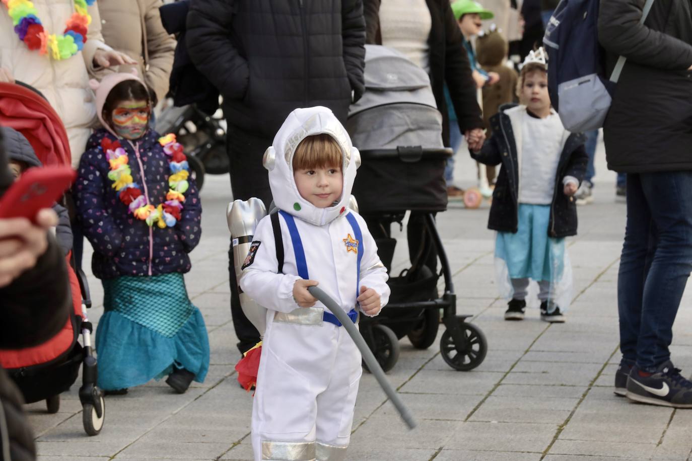 El carnaval toma Villa del Prado con un desfile de disfraces