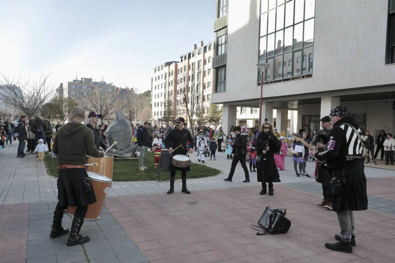 El carnaval toma Villa del Prado con un desfile de disfraces