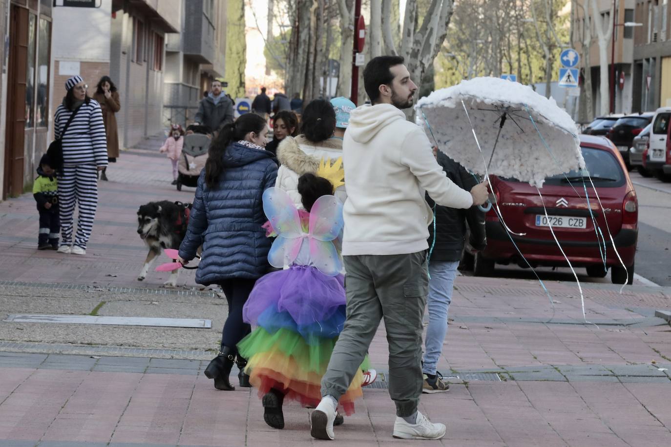 El carnaval toma Villa del Prado con un desfile de disfraces