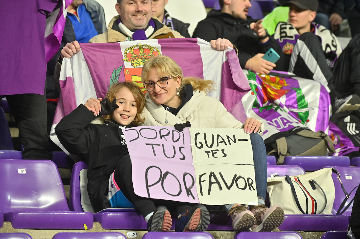 Búscate en la grada del Estadio José Zorrilla (2 de 4)