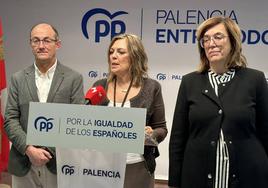 Jorge Martínez, Milagros Marcos y Ángeles Armisén.