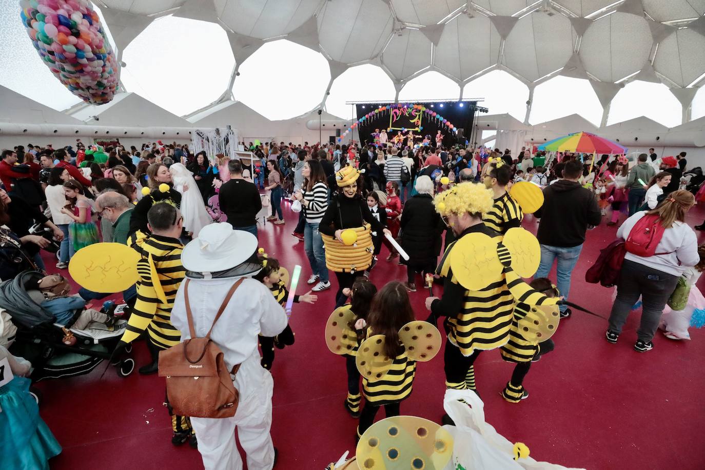 Las imágenes del concurso de disfraces infantil y el entierro de la sardina de Valladolid