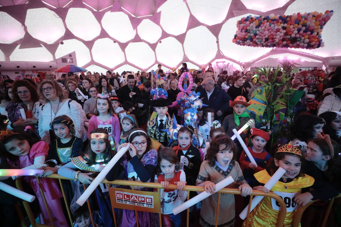 Las imágenes del concurso de disfraces infantil y el entierro de la sardina de Valladolid